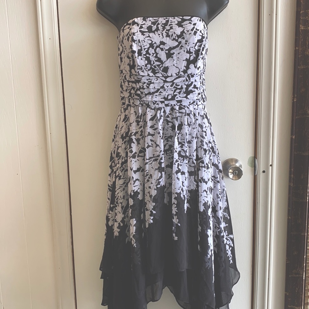 White/black dress